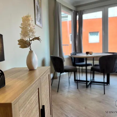 Le 180 Escapade Face A La Meuse リエージュ