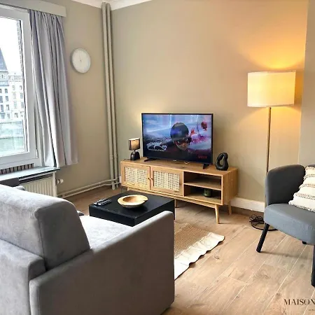 Le 180 Escapade Face A La Meuse アパート リエージュ